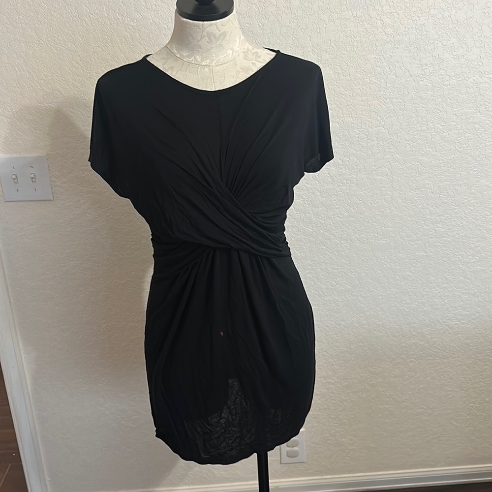 Motherhood Maternity Black Longer length twist front top